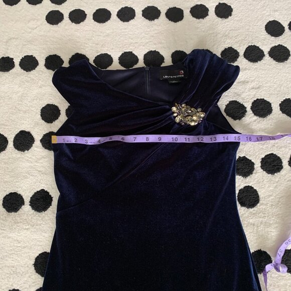Laura Petites Navy Velvet Rhinestone Broach Sleeveless Cocktail Shift Dress - Picture 8 of 13